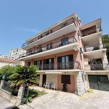 Julija 1 Apartment Igalo Exterior photo