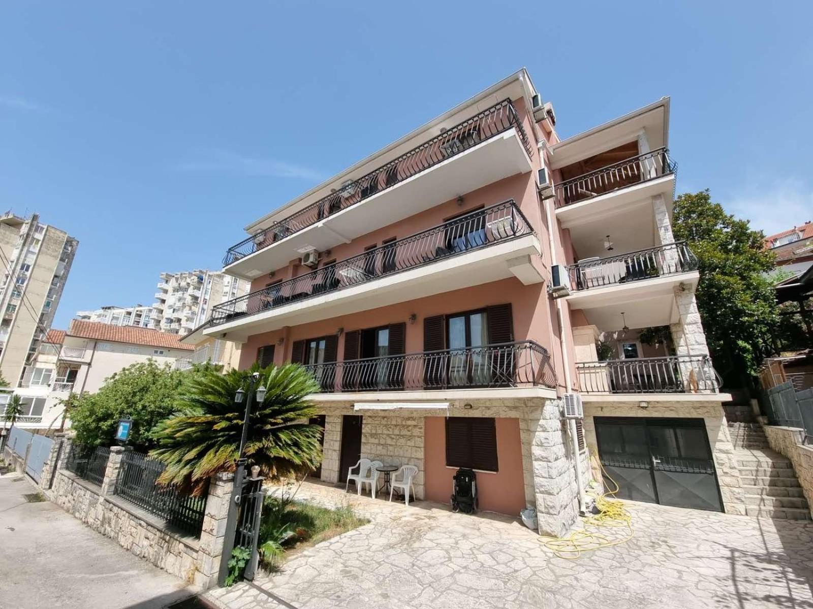 Julija 1 Apartment Igalo Exterior photo